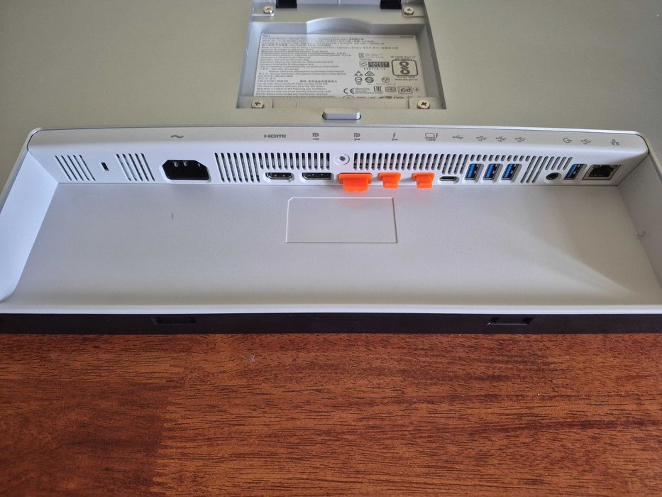 Dell UltraSharp 27 4K Thunderbolt Hub  U2725QE  120hz