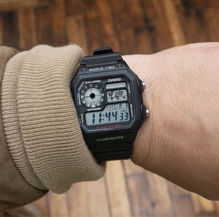 Часы новые Casio AE 1200WH Illuminator Новые