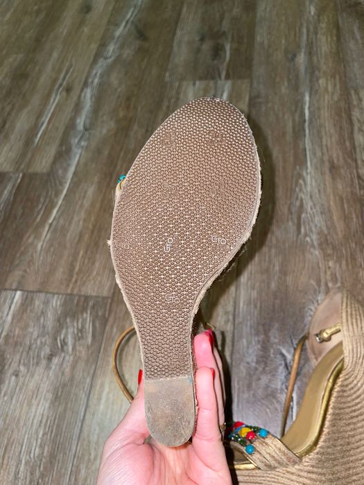 Босоніжки Gucci на танкетці