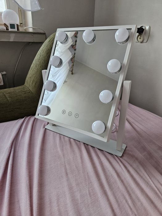 Lusterko kosmetyczne LED