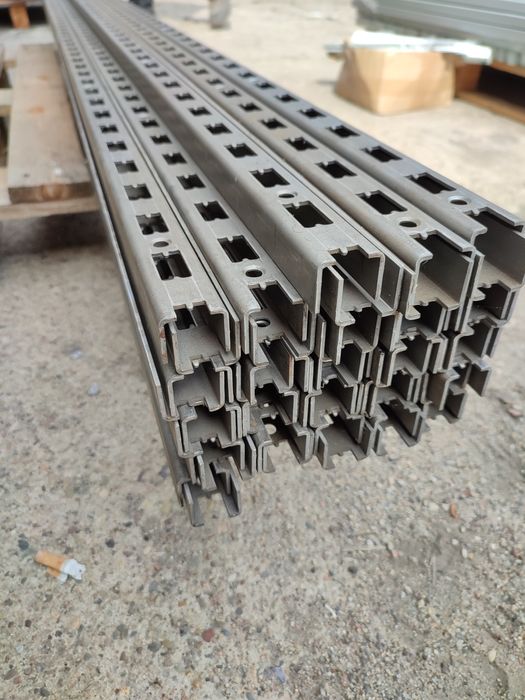Ceownik stalowy 30x30x perforowany jednostronnie ścianka 2 mm