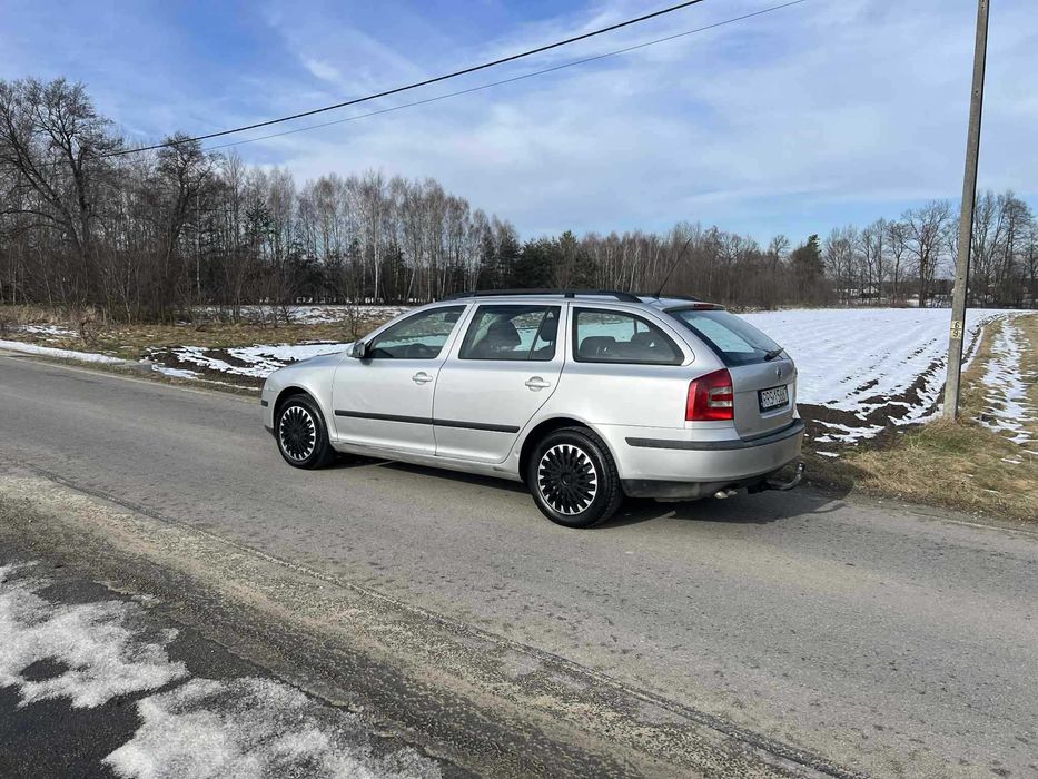 Skoda Octavia                                   .