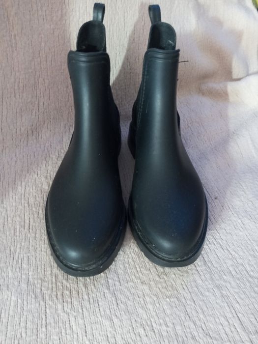 Uniwersalne obuwie nieprzemakalne 40