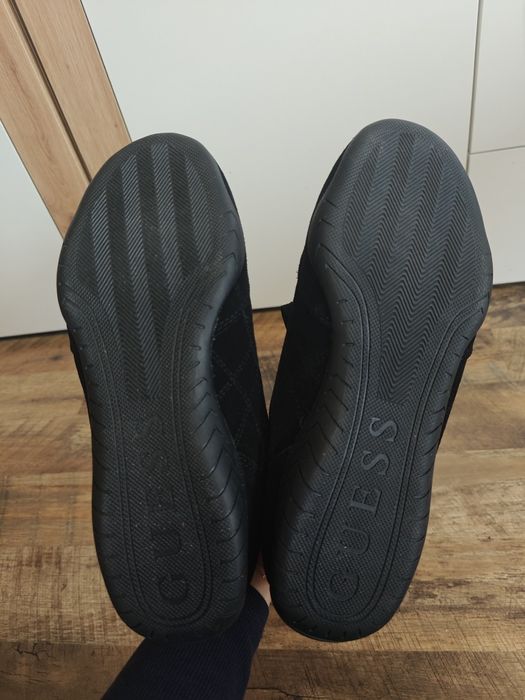 Sneakersy Guess zamsz