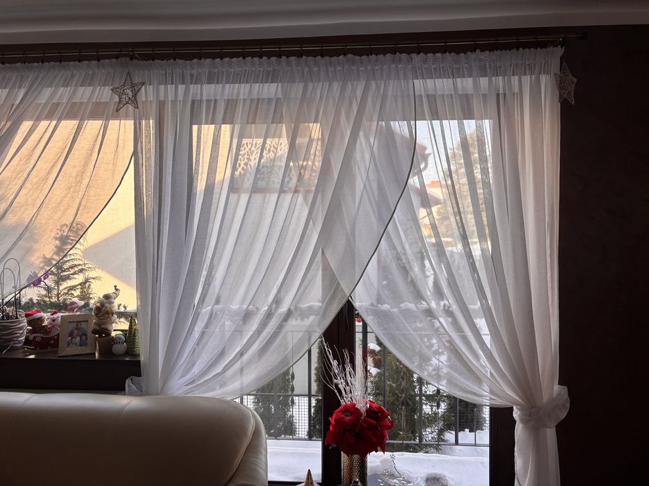 Karnisze metalowe z firanami