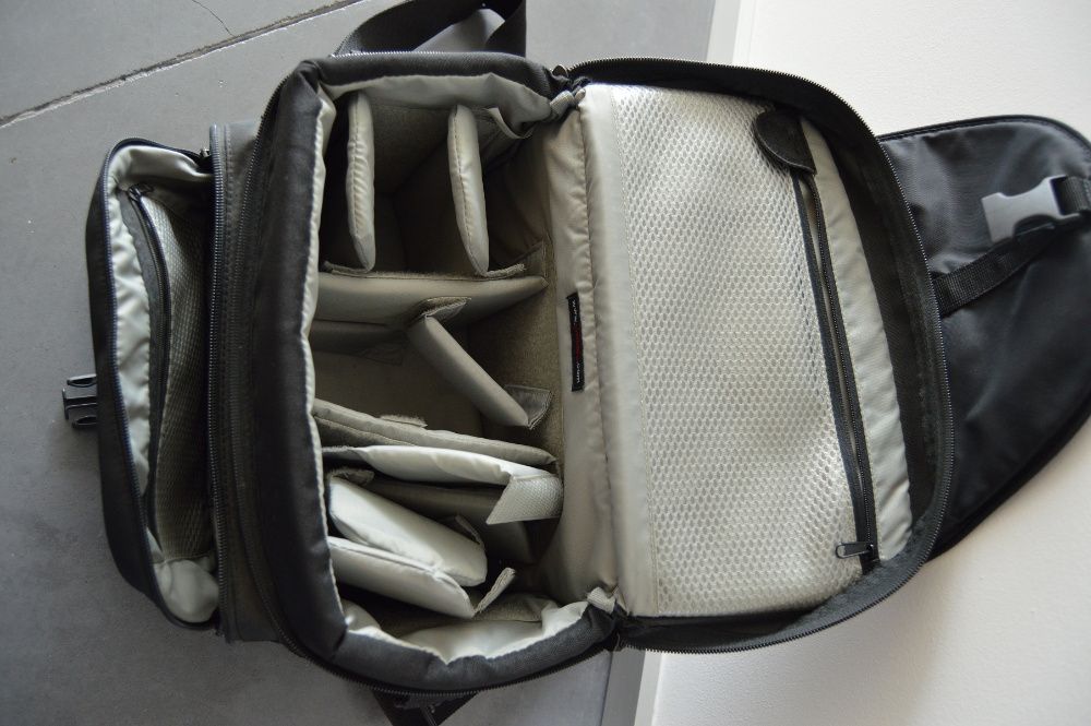 Bolsa Lowepro Nova 4 AW