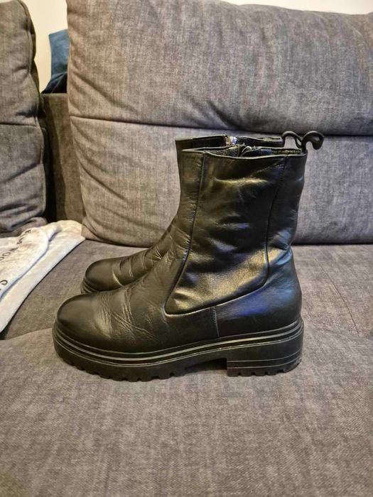 Zimowe skórzane botki Gino Rossi r.39