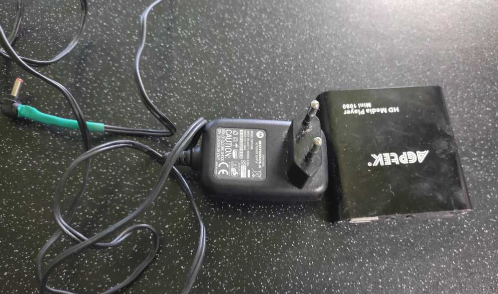 Cyfrowy odtwarzacz multimedialny AGPTEK Mini Full HD 1080P z