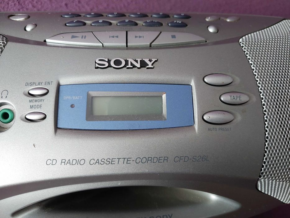 Radiomagnetofon Sony  CD-R/RW Playback