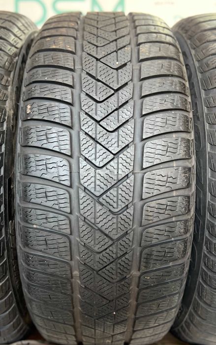 Скад шин б/в. 245/45 R18 Pirelli Winter Sottozero 3