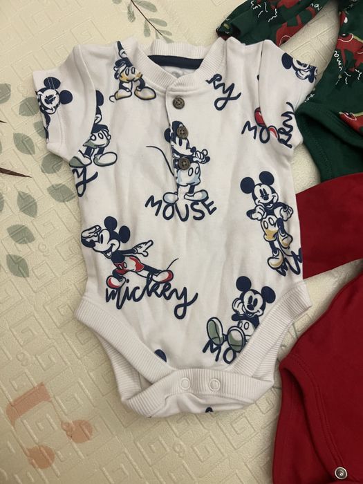 Набір новорічний боді. 0-3  хороший стан