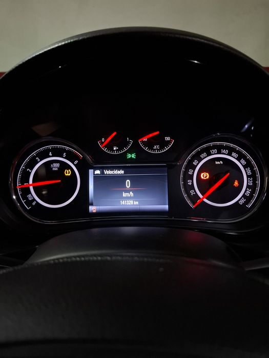 Opel Insignia sport tour 2.0 140cv eco Flex — photo 4