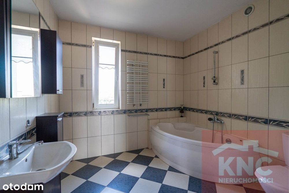 Przestronny dom z dużą działką