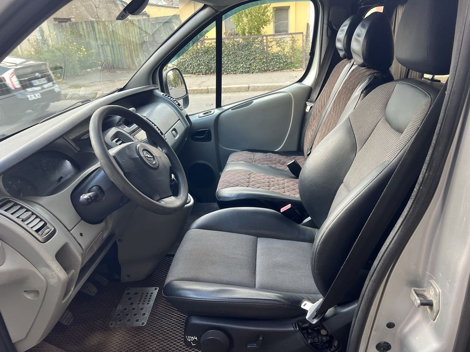 Opel Vivaro 2.5дт Пассажир!