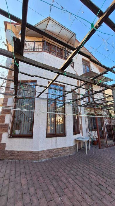 Продам компактный дом ул. Костанди 3 сотки