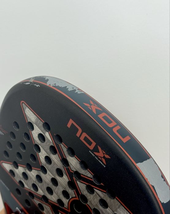 Raquete de Padel NOX AT10 Genius Attack 18K Alum de Agustin Tapia 2025