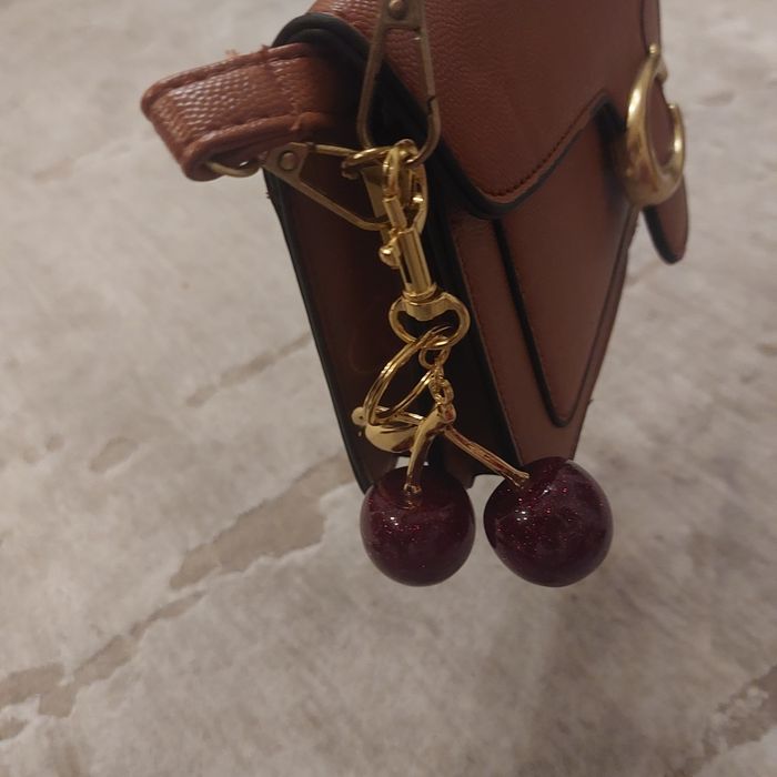 Brelok do torebki wisnie