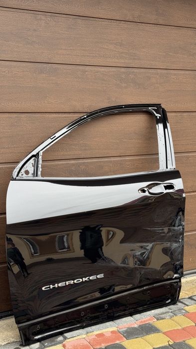 Дверка водійська Jeep Cherokee 2019