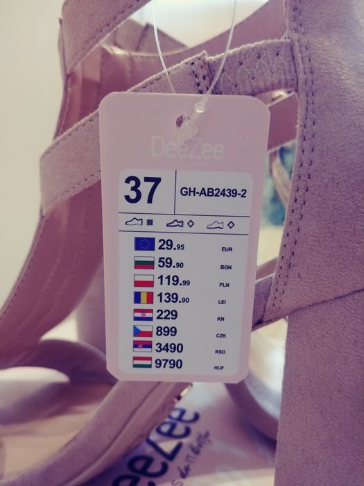 Nowe sandały na grubym słupku rozm.37