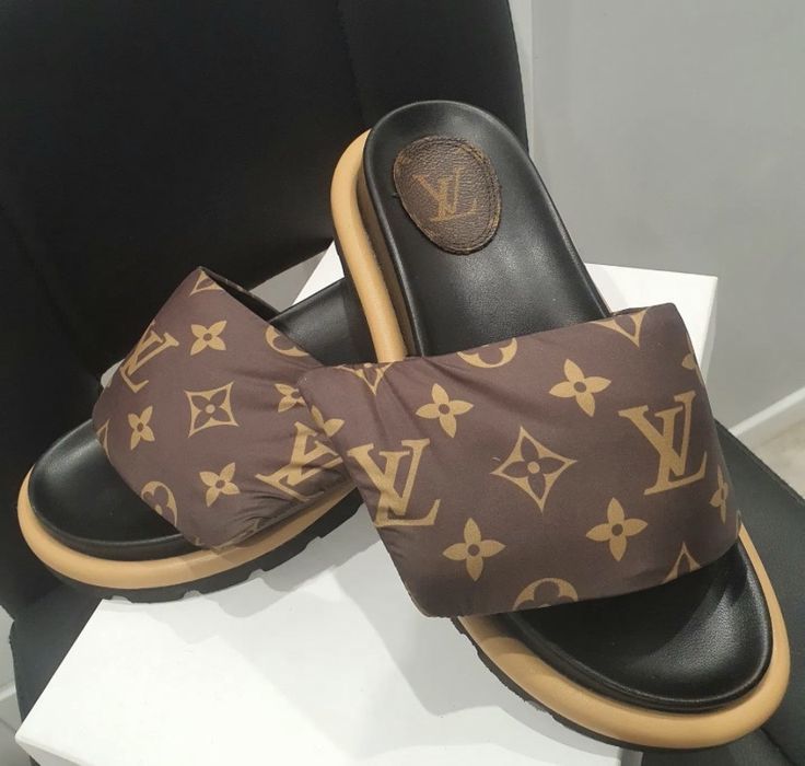 Шльопанці жіночі Louis Vuitton  38 коричневий