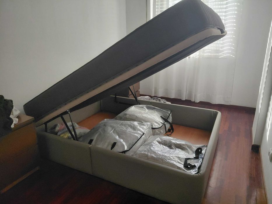 Vendo sommier em excelente estado (colchão incluído) ***BAIXA DE PREÇO***