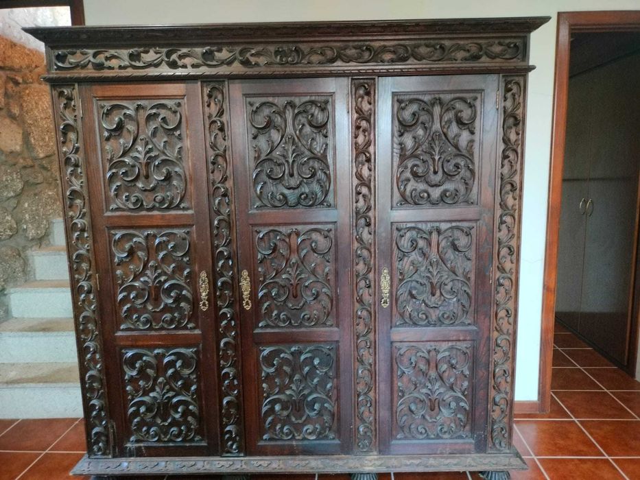 Mobília antiga quarto D. João V com cómoda D. José