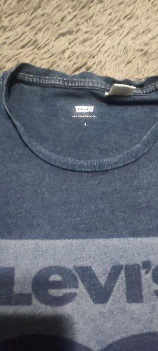 Продам класну чоловічу футболку Levis, розмір S.