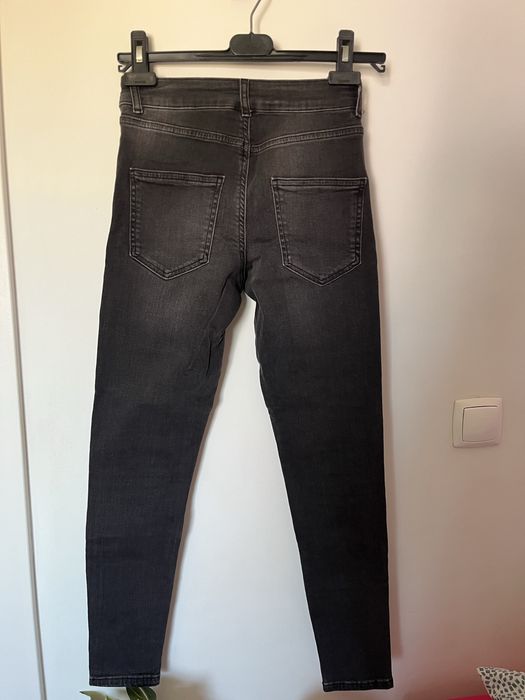 Calças pretas da calzedonia