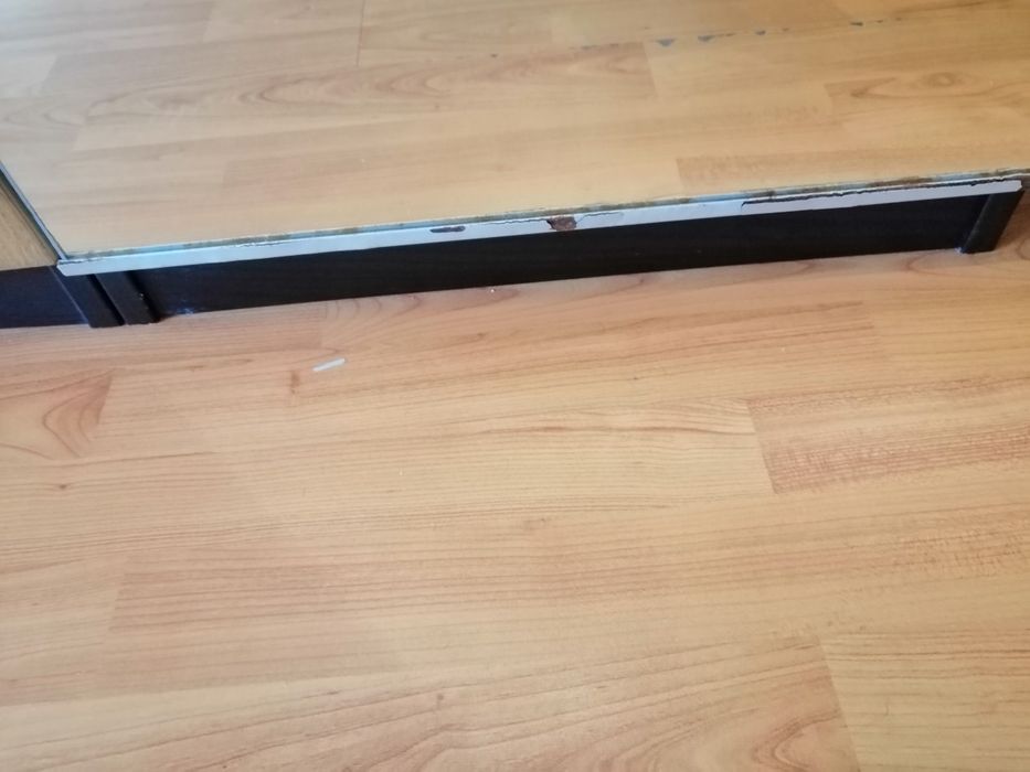 Roupeiro moderno muito espaçoso