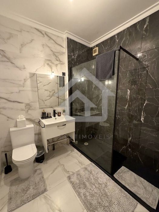 Quartos individuais grandes a menos de 30segundos da Estação de Queluz-Belas