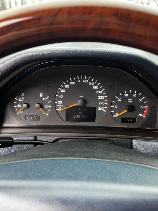 Продам власний Mercedes w210