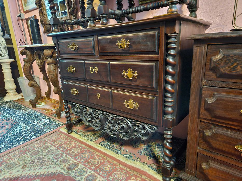 Cómoda antiga em madeira maciça - óptimo e