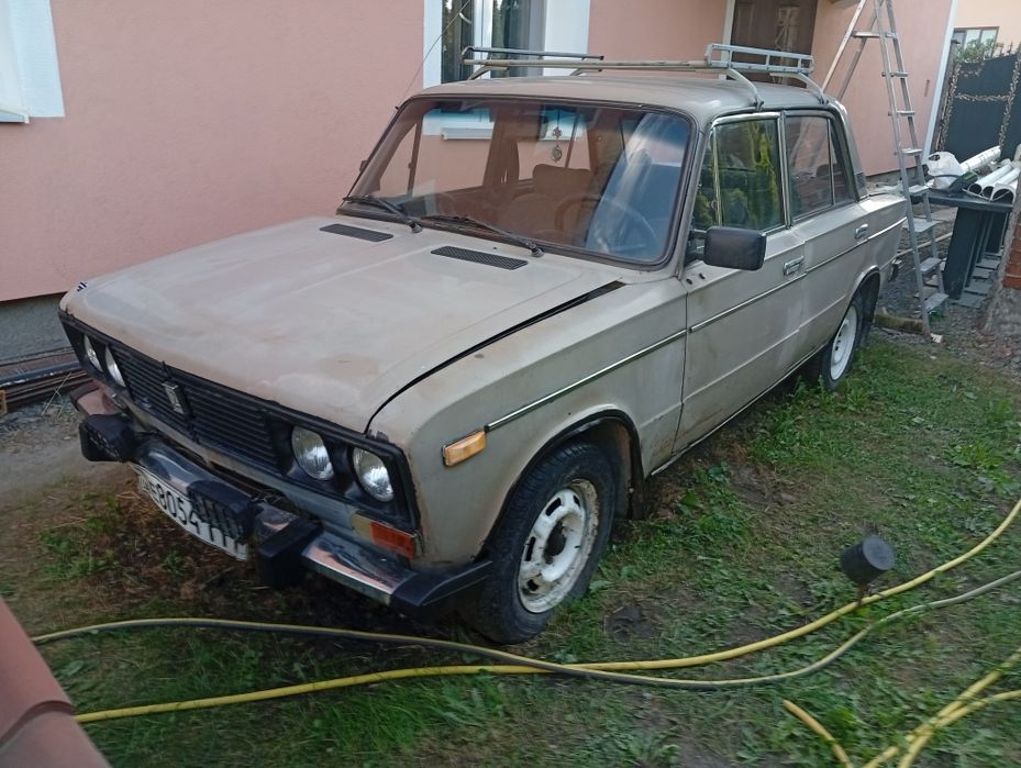 автомобіль ваз-2106.