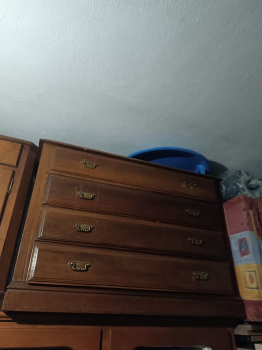 Cómoda madeira maciça