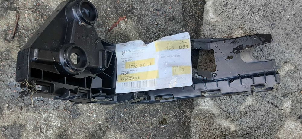 golf 8 kombi ślizg zderzaka prawy tył