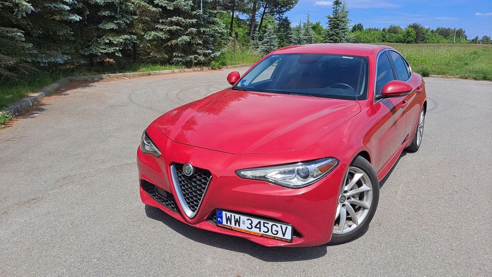 Alfa Romeo Giulia Stan Techniczny i Wizualny Bardzo Dobry
