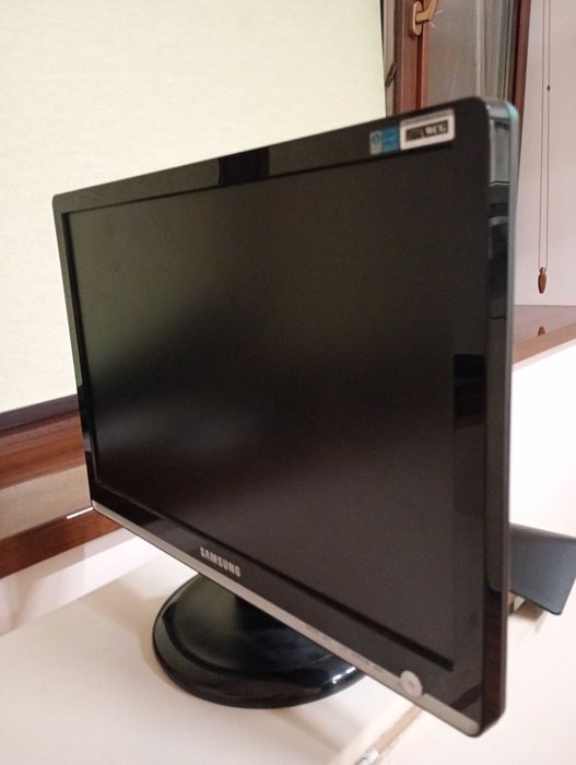 Монітор Samsung SyncMaster 931cw.