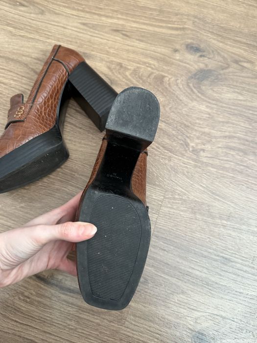 Buty mokasyny Loafersy brązowe na obcasie Mango 38