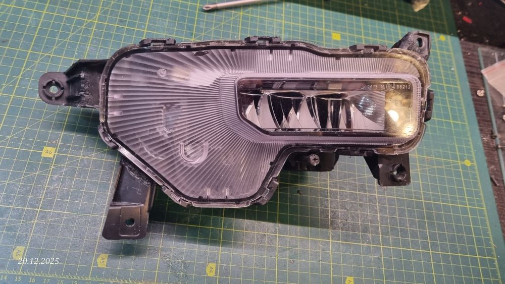 Для Kia Niro EV 23 - протитуманки права 92202-АТ000