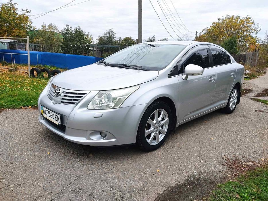 Продам Toyota avensis 2008