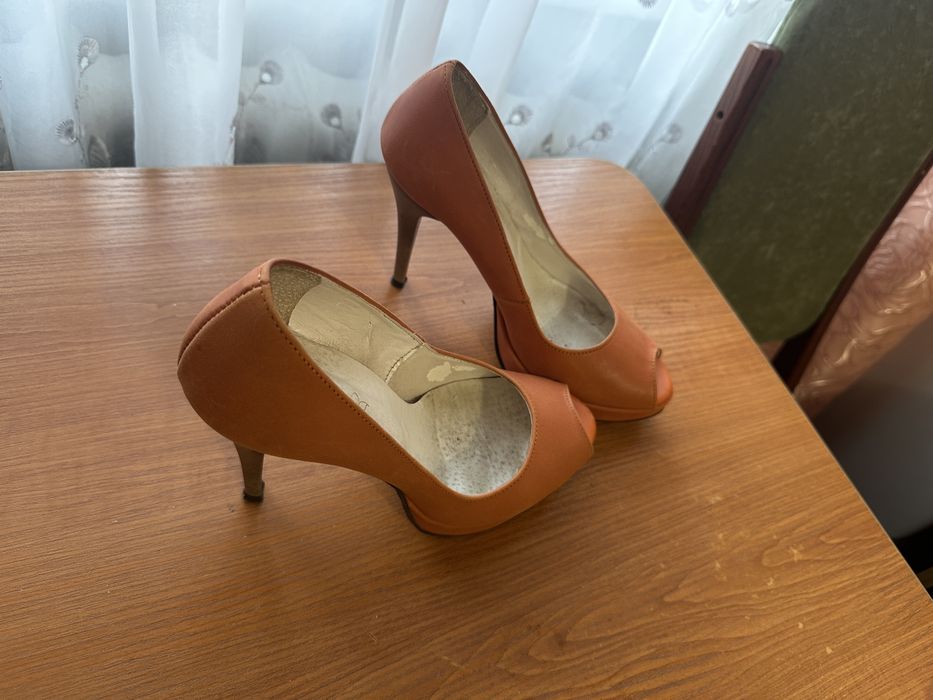 Туфлі жіночі, розмір 39