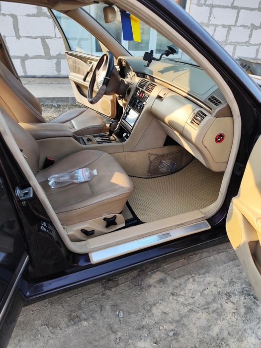 Продам Mercedes 210