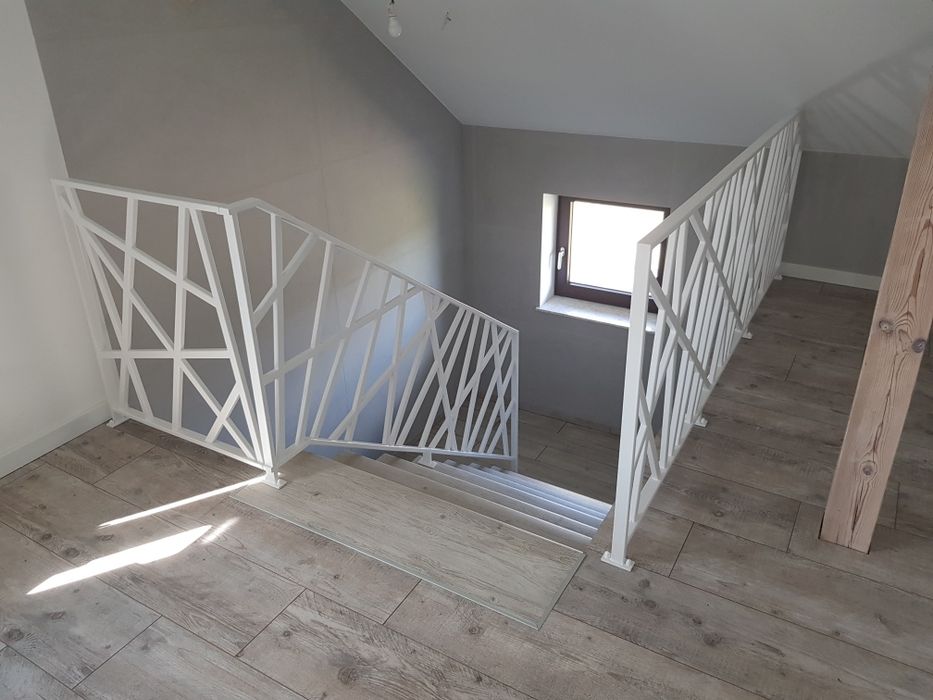 Balustrady, nierdzewne, malowane proszkowo