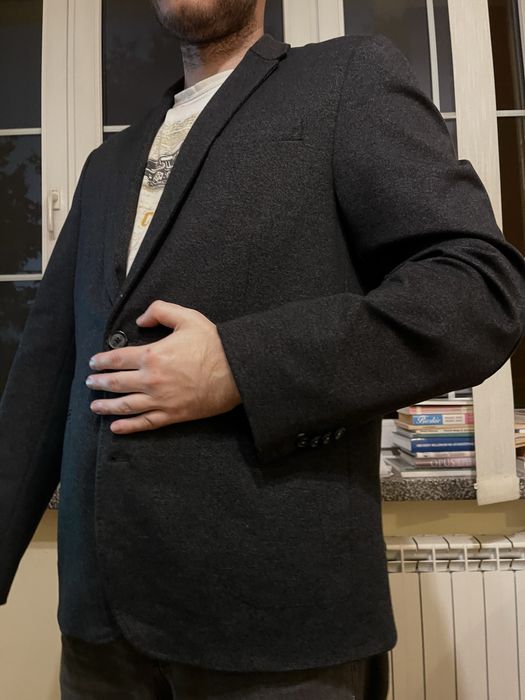 Casualowa marynarka Carry. Idealna na świąteczny prezent!