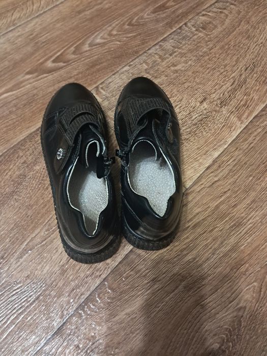 Туфлі на дівчинку