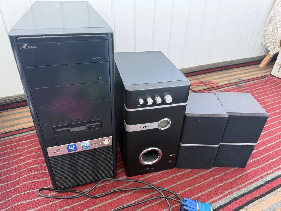Продам стаціонарний комп’ютер із монітором LG та колонками