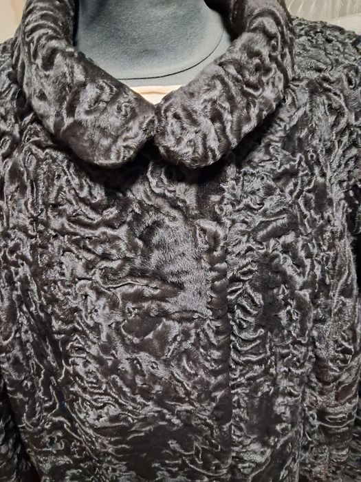 Piękne futerko z karakułów rozmiar 44-46