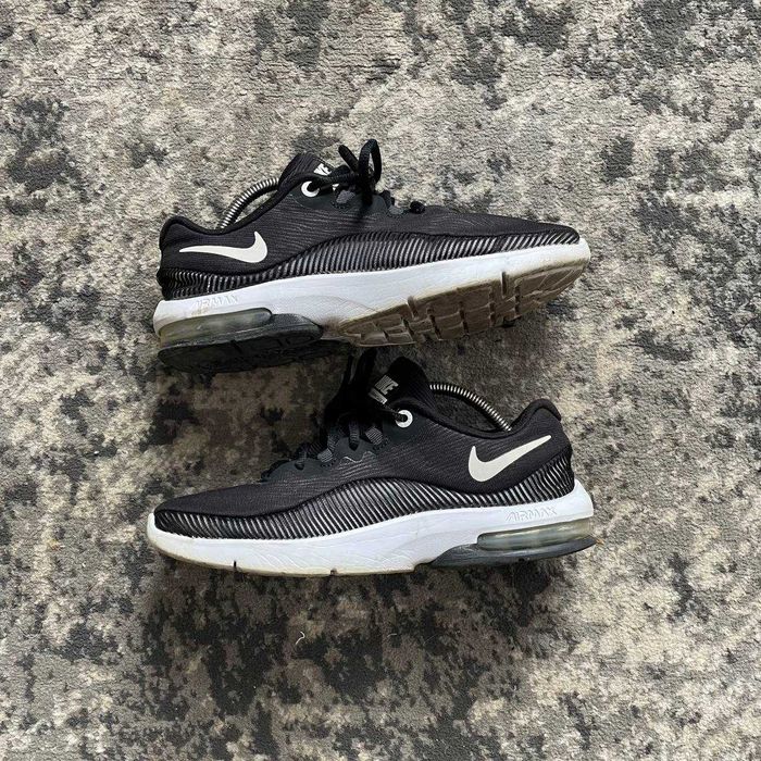 Продаю Кросівки Nike  Max ADVANTAGE 2