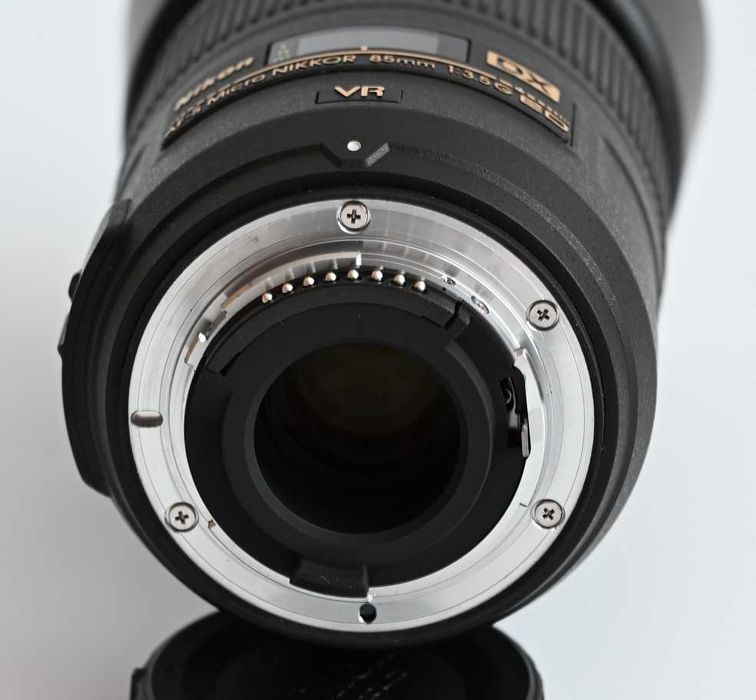 Nikon NIKKOR 85mm f/3.5G ED VR AF‑S DX Micro, kpl. stan jak nowy.