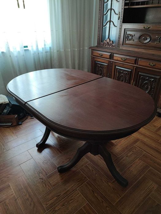 Móvel de Sala Classico com Mesa e 6 Cadeiras